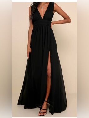 Lulu's Black V-Neck Maxi Dress with High Side Slit